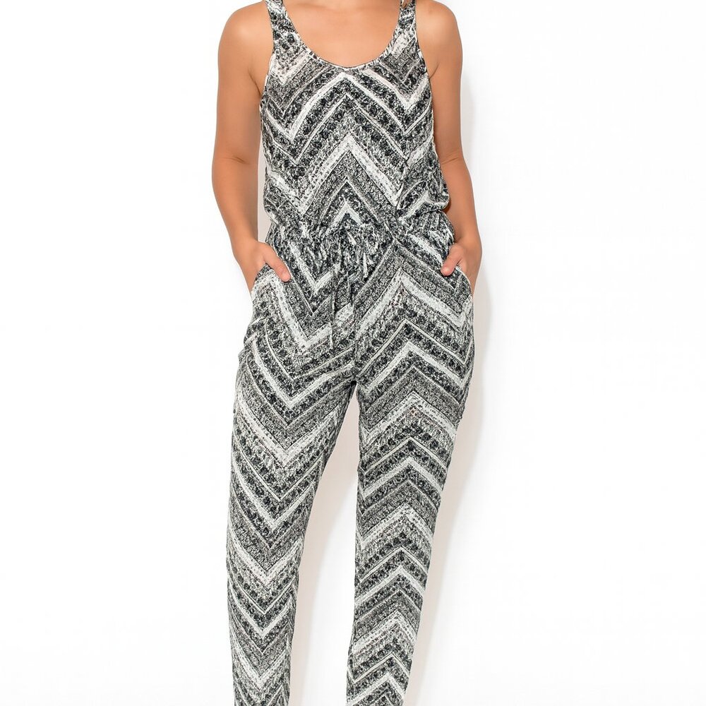 Bethany Mota JOGGER STYLE CROCHET BACK JUMPSUIT Medium PAISLEY FLORAL BOHO
